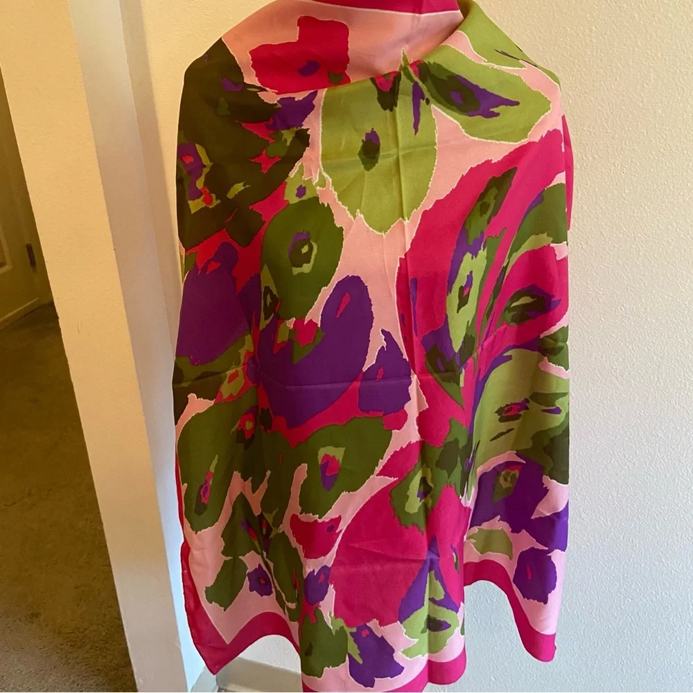 Modern floral scarf pink green good condition - Picture 3 of 3